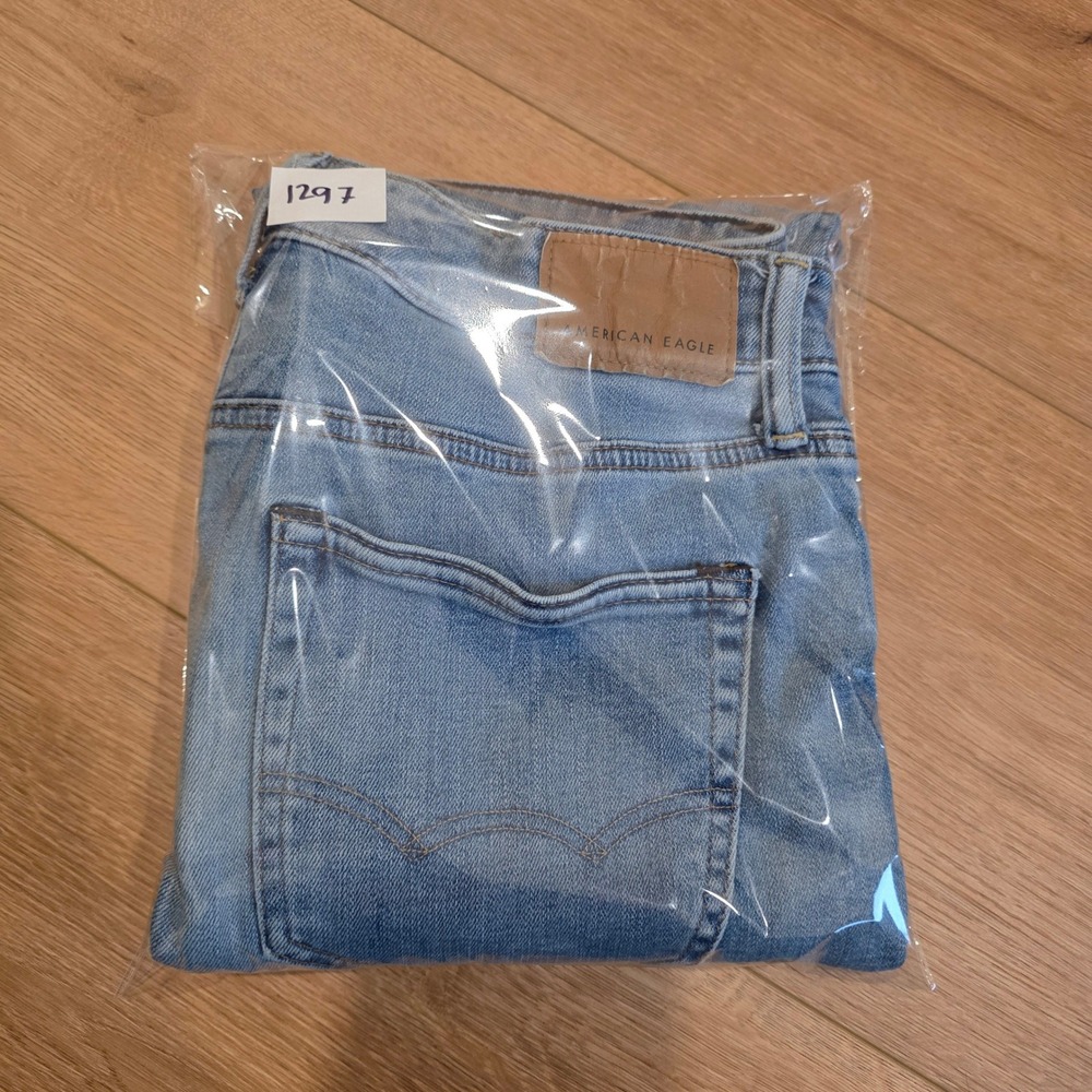 American Eagle Airflex Slim Straight Jeans Mens Fits 30x31 Light Wash Blue Denim - Picture 11 of 11